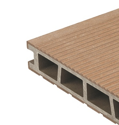 Połączenie naturalnego drewna z PVC